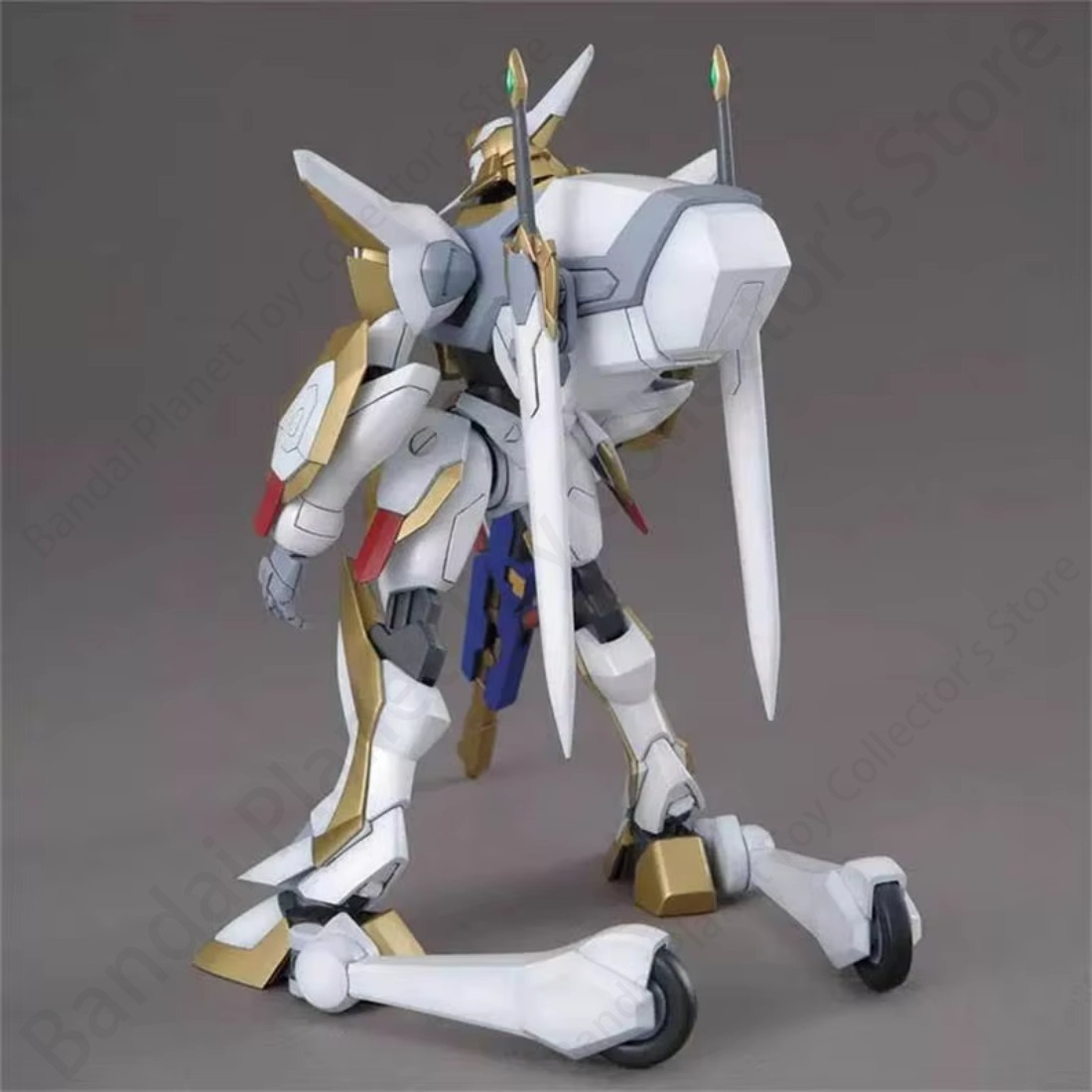 Оригинальная модель Gundam от  – обзор и цена Model Kit Lancelot